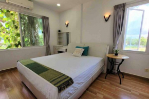Relaxing 2-bedroom serviced apartment with patio